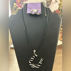 NWT necklace and earrings set